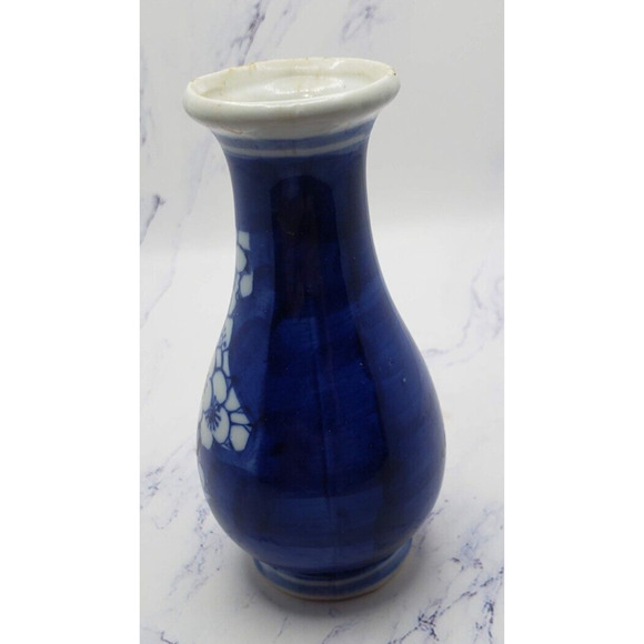 Small Porcelain Chinese Plum Blossom 4 Inch Handpainted Tulip Shaped Vase - Picture 4 of 6